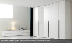 2 door walk-in-closet