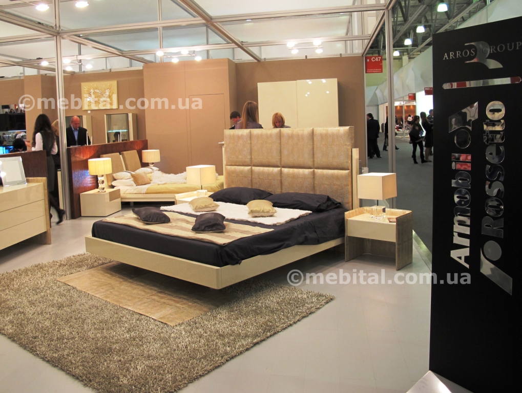 спальня Infinity от фабрики Armobil Rossetto на выставке I Saloni Moscow 2011 спальня Infinity от фабрики Armobil Rossetto на выставке I Saloni Moscow 2011