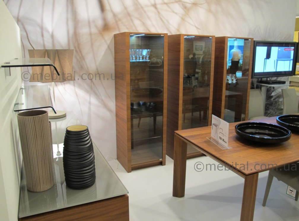 стенд фабрики Calligaris на выставке I Saloni Moscow 2011 стенд фабрики Calligaris на выставке I Saloni Moscow 2011
