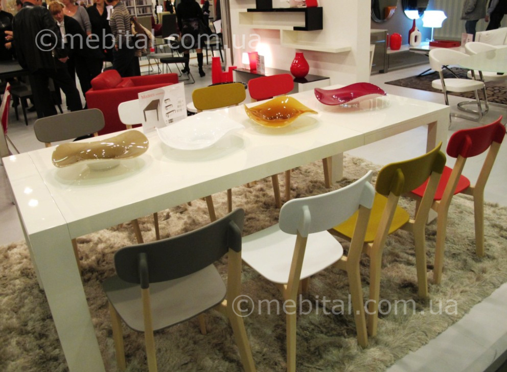 стенд фабрики Calligaris на выставке I Saloni Moscow 2011 стенд фабрики Calligaris на выставке I Saloni Moscow 2011